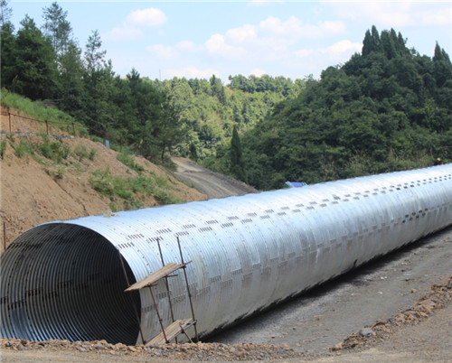 Assembled corrugated steel pipe