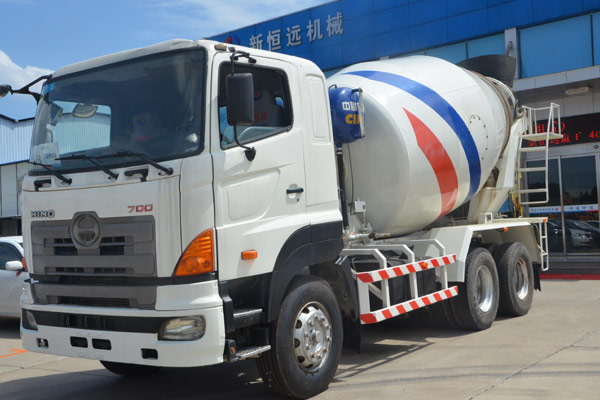ZOOMLION CIFA/HINO700 Concrete Mixer Truck