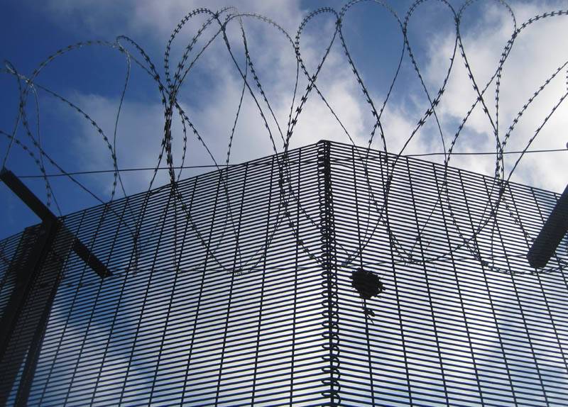 PVC coated HIGH SECURITY WITH RAZOR WIRE 358 SECURITY FENCE