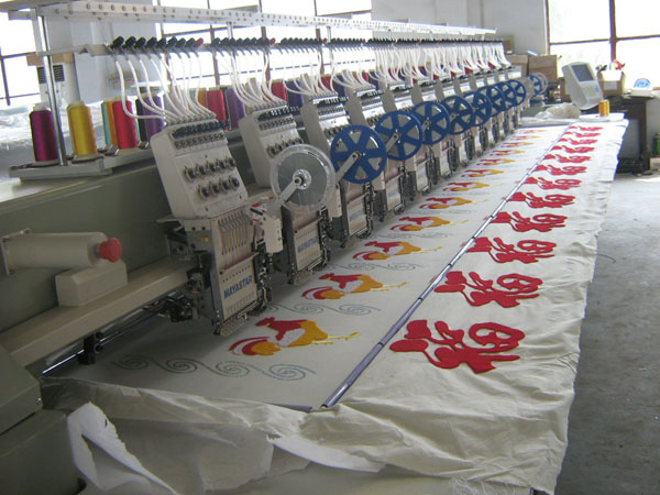 Flat and easy chenille embroidery machine