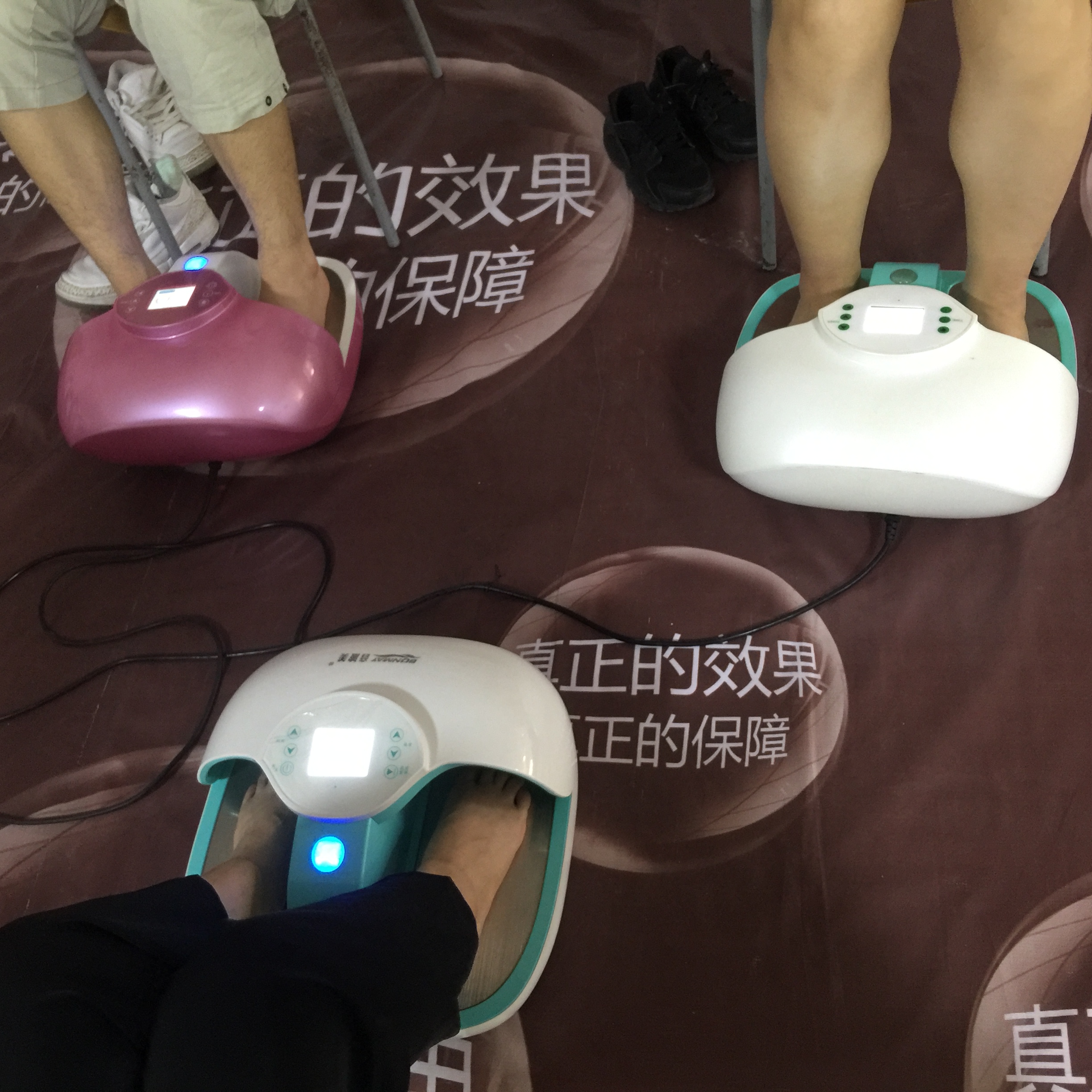 Whole foot soles massage with air pressure, smoothing infrar heating foot care device