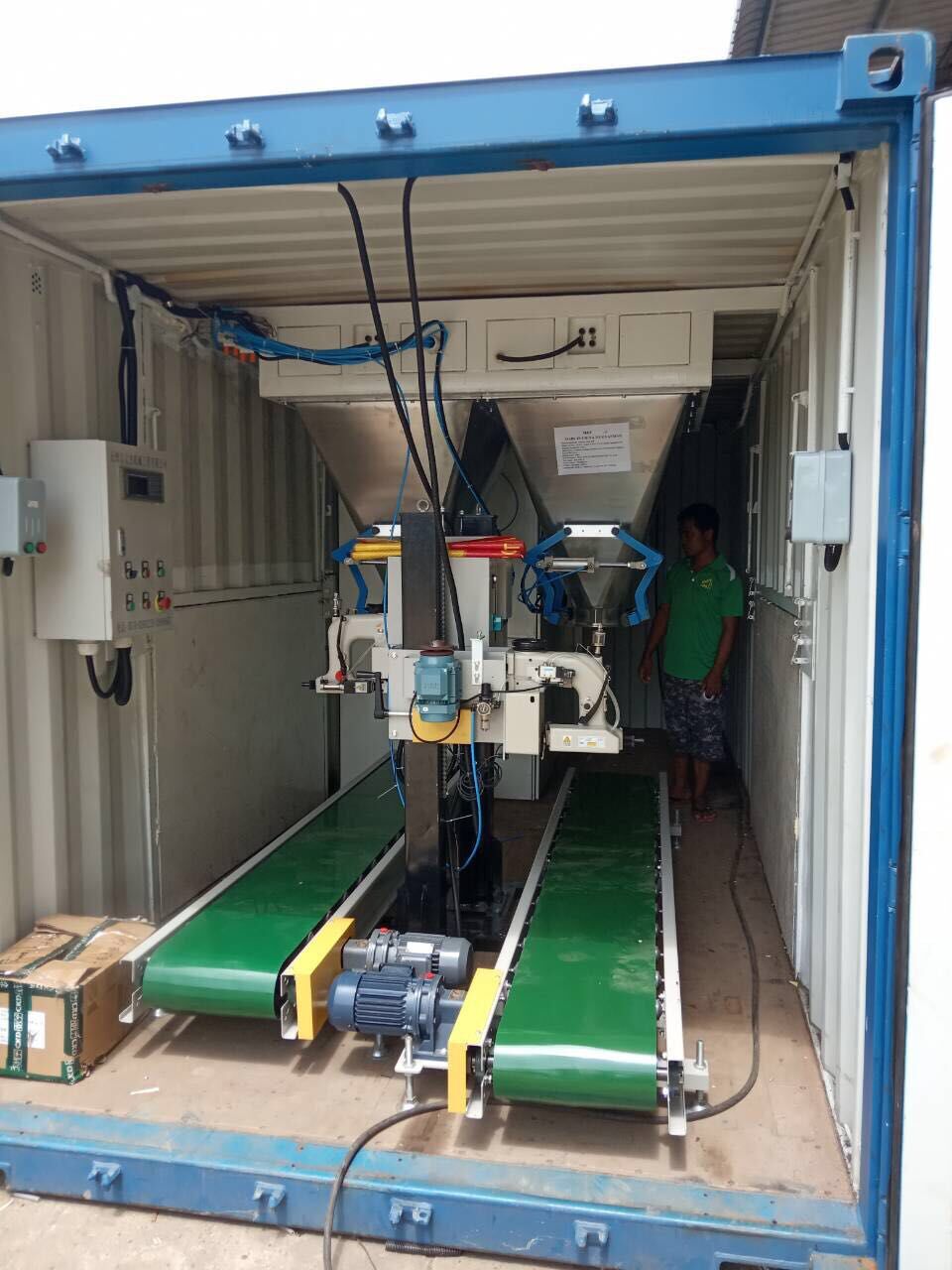 MOBILE RICE BAGGING MACHINES containerized bagging system Mobile Bagging Unit MOBILE BAGGING MACHINES for Grains, pulses, iodised salts, sugar Containerised bagging system