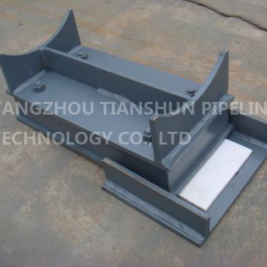 Welded pipe support