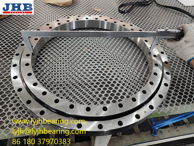 585DBS164Y Slewing bearing 585x810x85mm belong to four point contact ball bearing with internal teeth 