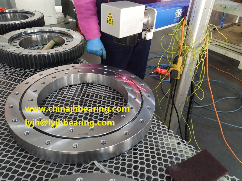 MTO-324T Belong to four point contact ball slewing bearing without teeth