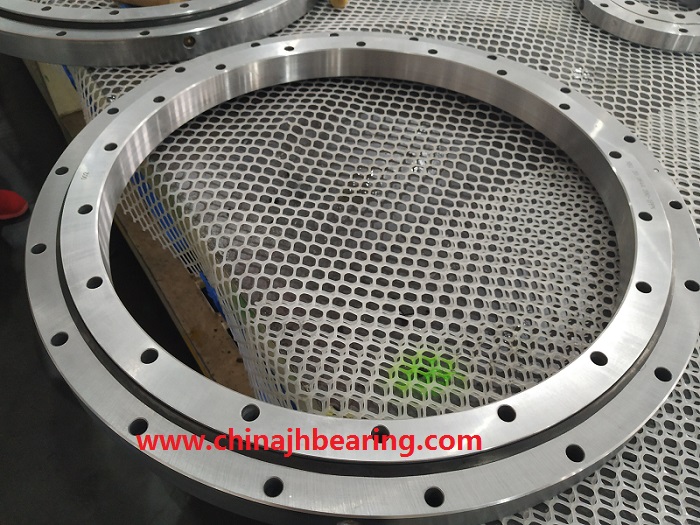 Slewing bearing China factory offer 20.0644.200- PNN the size:716x572x56mm