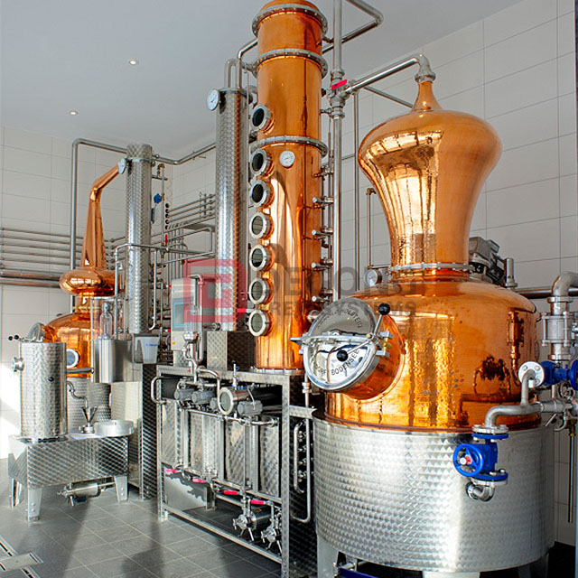 500L柱式蒸馏器 伏特加杜松子酒蒸馏设备 紫铜蒸馏器