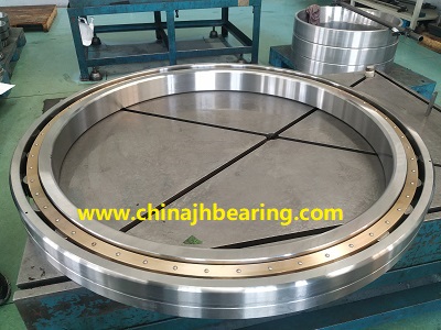 Single row cylindrical roller  bearing N18/800  800*980*82mm 