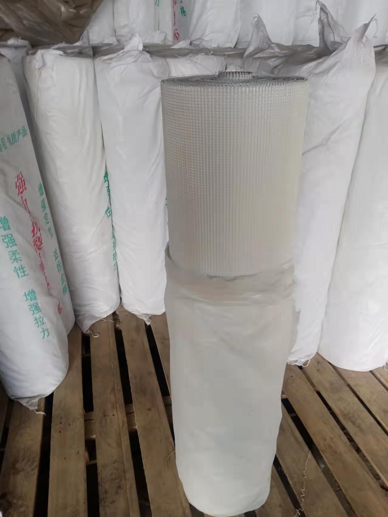 Strong crack and alkali resistant mesh cloth