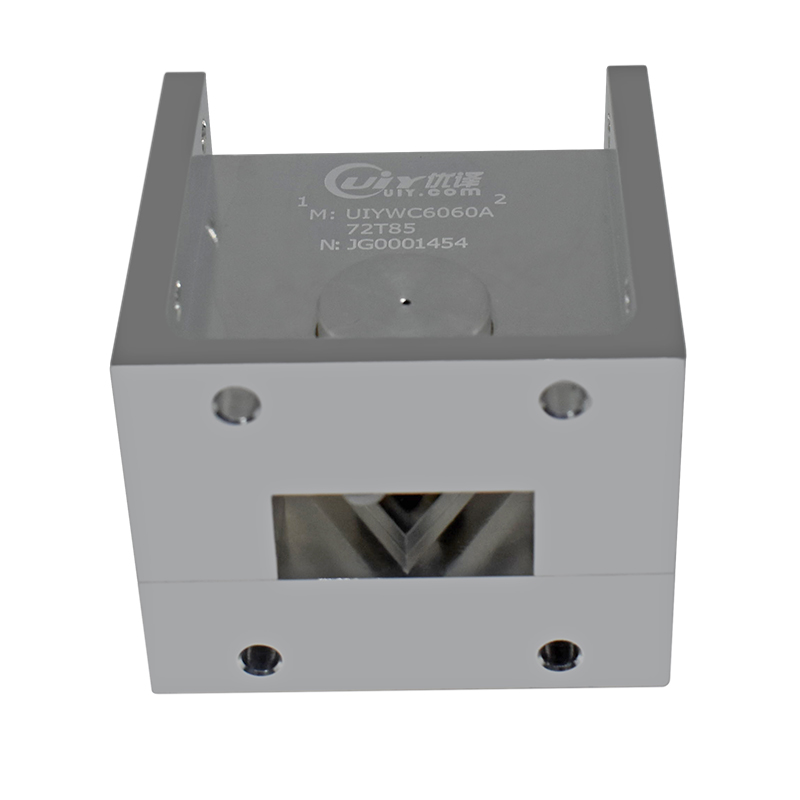 C Band 7.2 to 8.5GHz RF Waveguide Circulator Low Insertion Loss