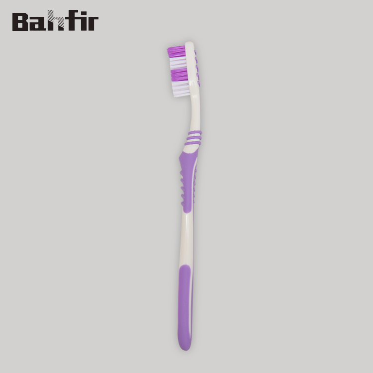 Deep Clean Cheap and High Quality Toothbrush with Soft Rubber