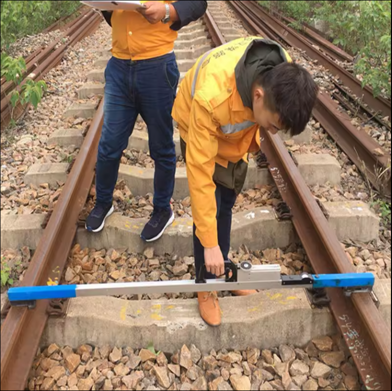 模拟铁路轨距和道岔测量仪