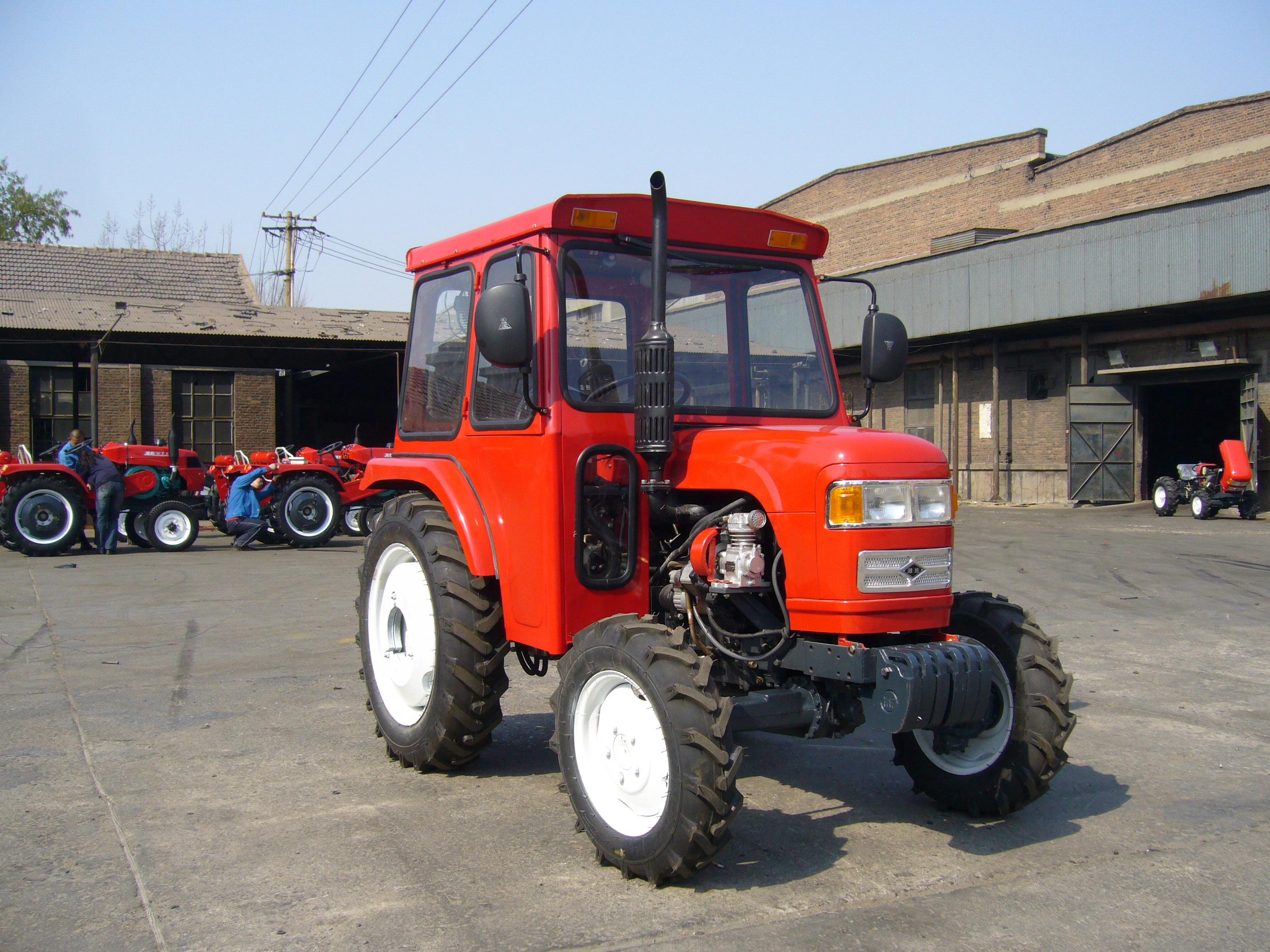 sell wheeld tractor 18hp to 30hp, 2cylinder engine，2WD and 4WD