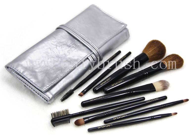 Cosmetic brush set