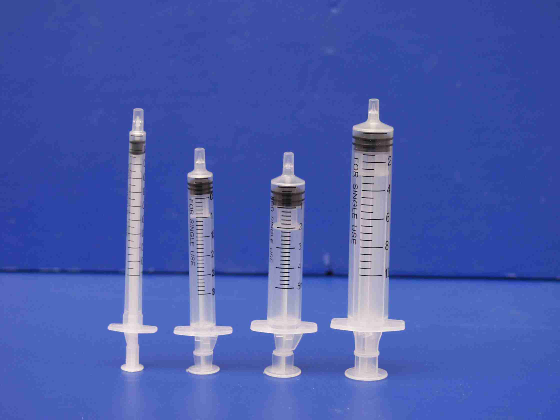 disposable sterile syringe with needle