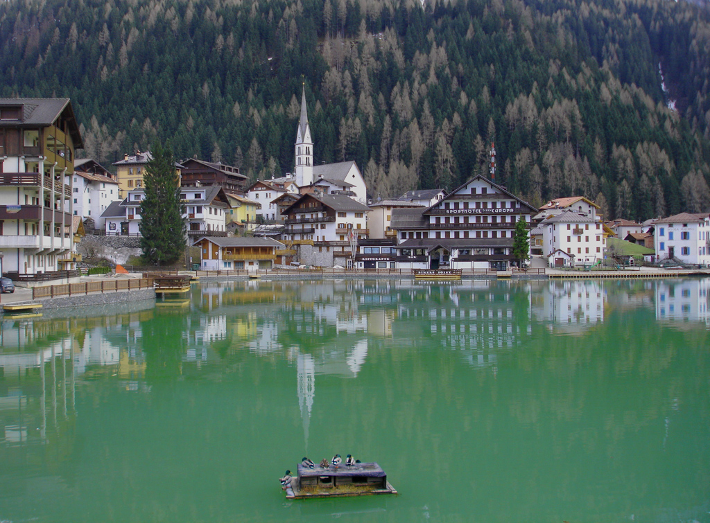 Ваш отпуск у озера в Альпах