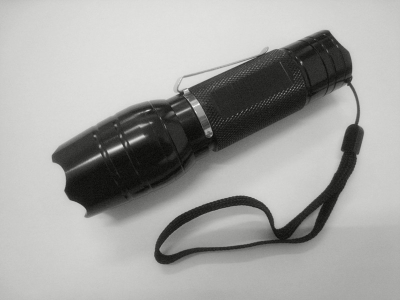 led flashlight,led torch,cree led flashlight,zoomable led flashlight,high power led flashlight,rechargeable flashlight