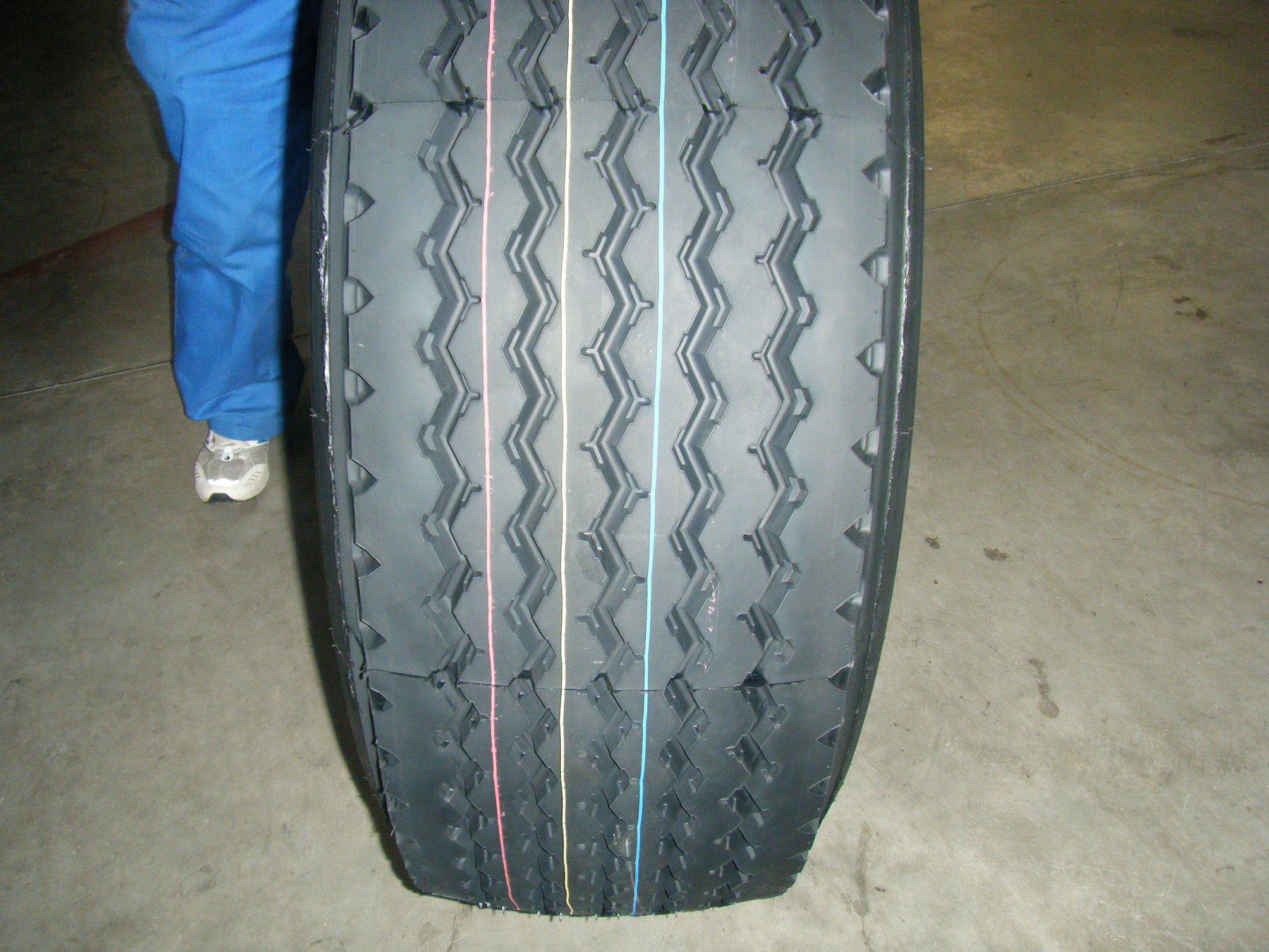 Шины Китай TBR 385/65R22.5all steel radial tyre