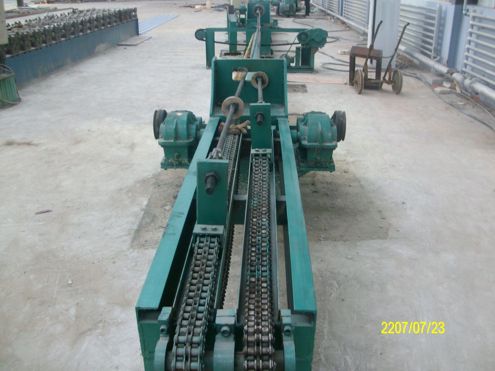 Steel pipe cold drawing machine 