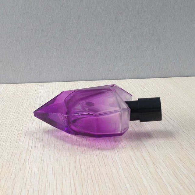 heart shape perfume glass bottles in China