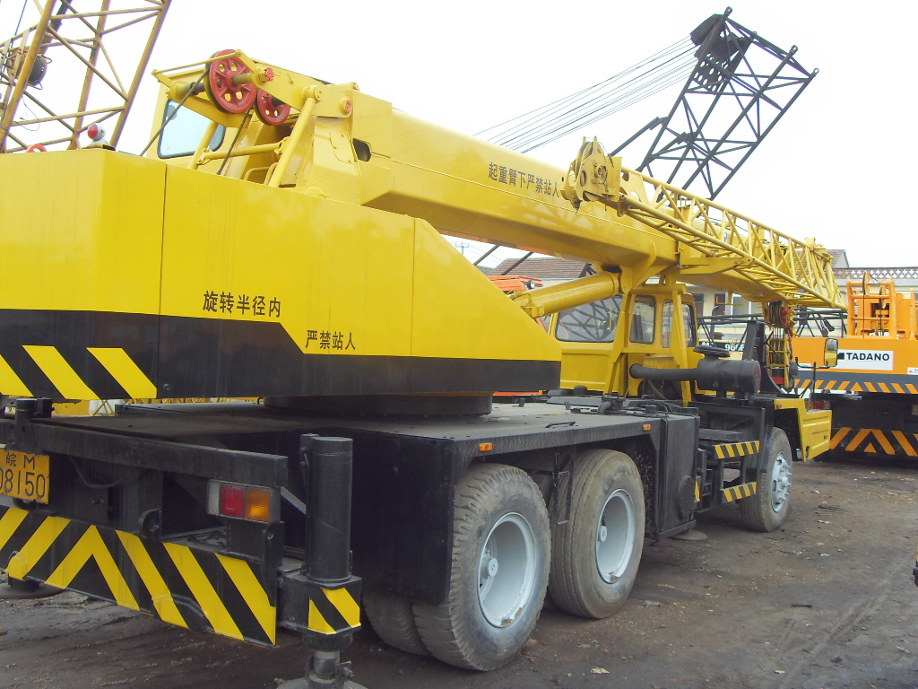 Heavy Machinery Truck Crane Xcmg Qy20b