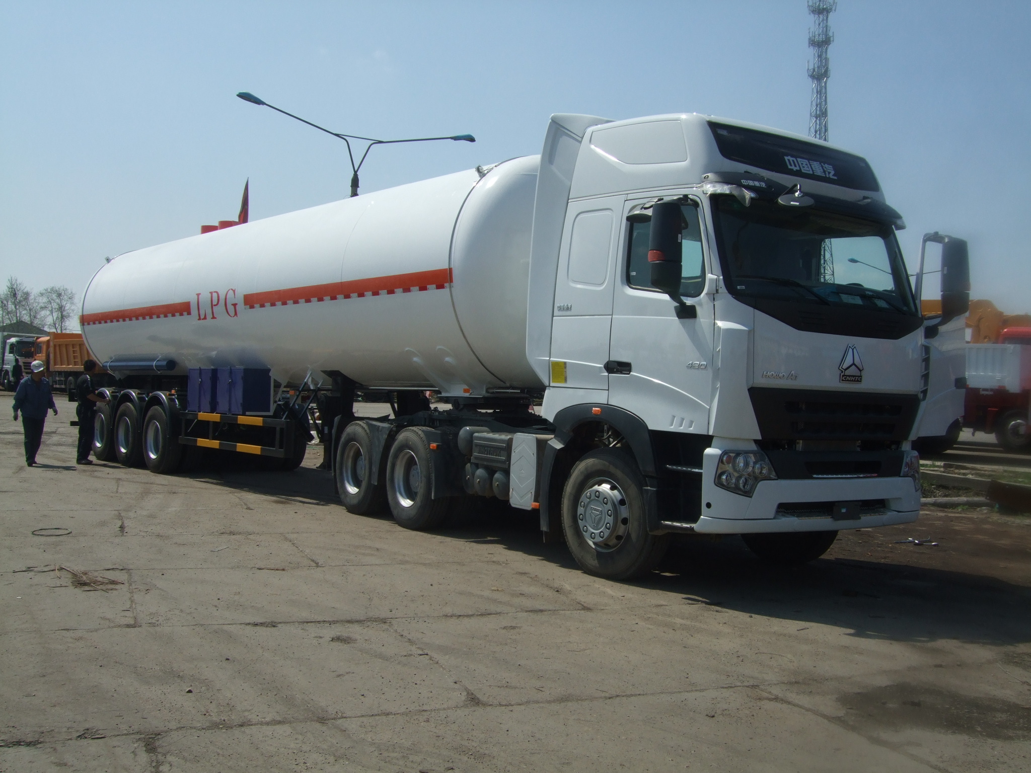 Tri-axle fuel tanker trailer/oil tank semitrailer  