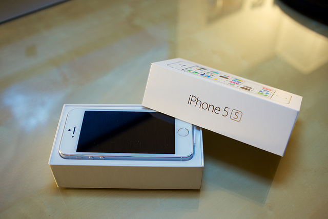Apple, iPhone 5S A1533 4G LTE 16GB, 32GB, 64GB разблокирована