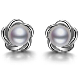 Pearl earrings,