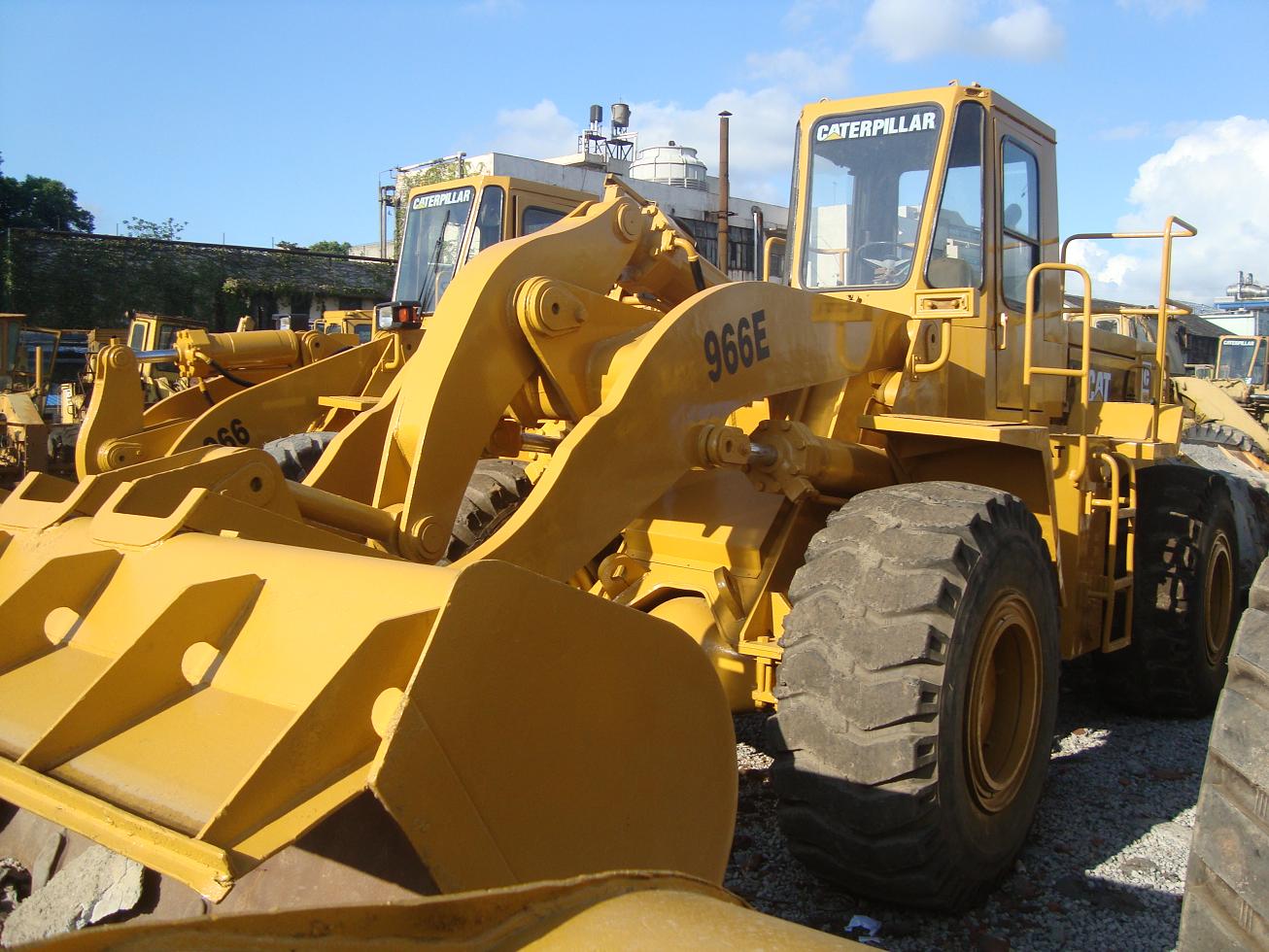used cat loader 966E caterpillar 966E only 22000 USD