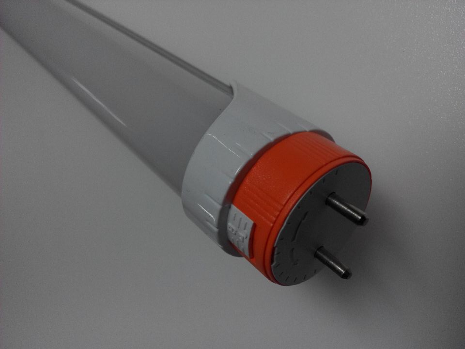 LED T8 tube Ordinary rotating plug
