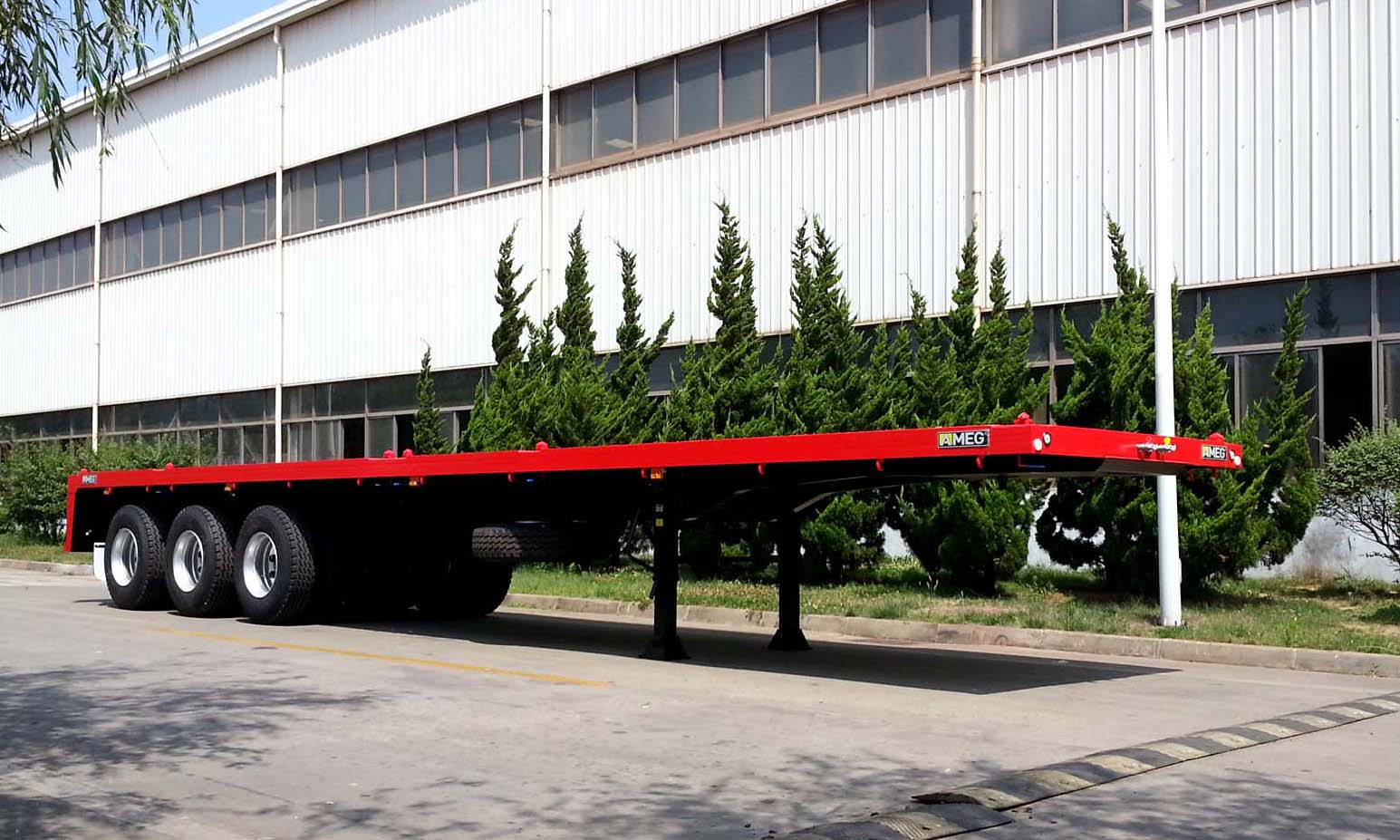The most standard 40ft flatbed trailer with 3 axles