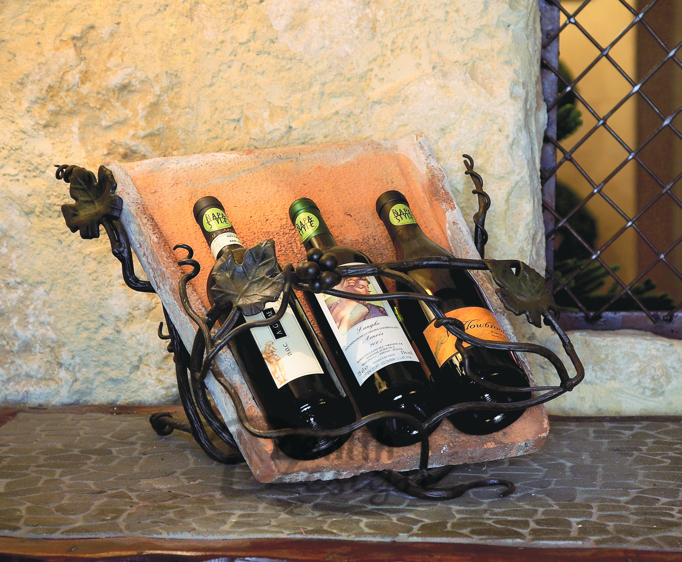 Home Table Decoration Wine Holder of Vineyard Tile 3 Bottle Wine Easel Rack Accessory