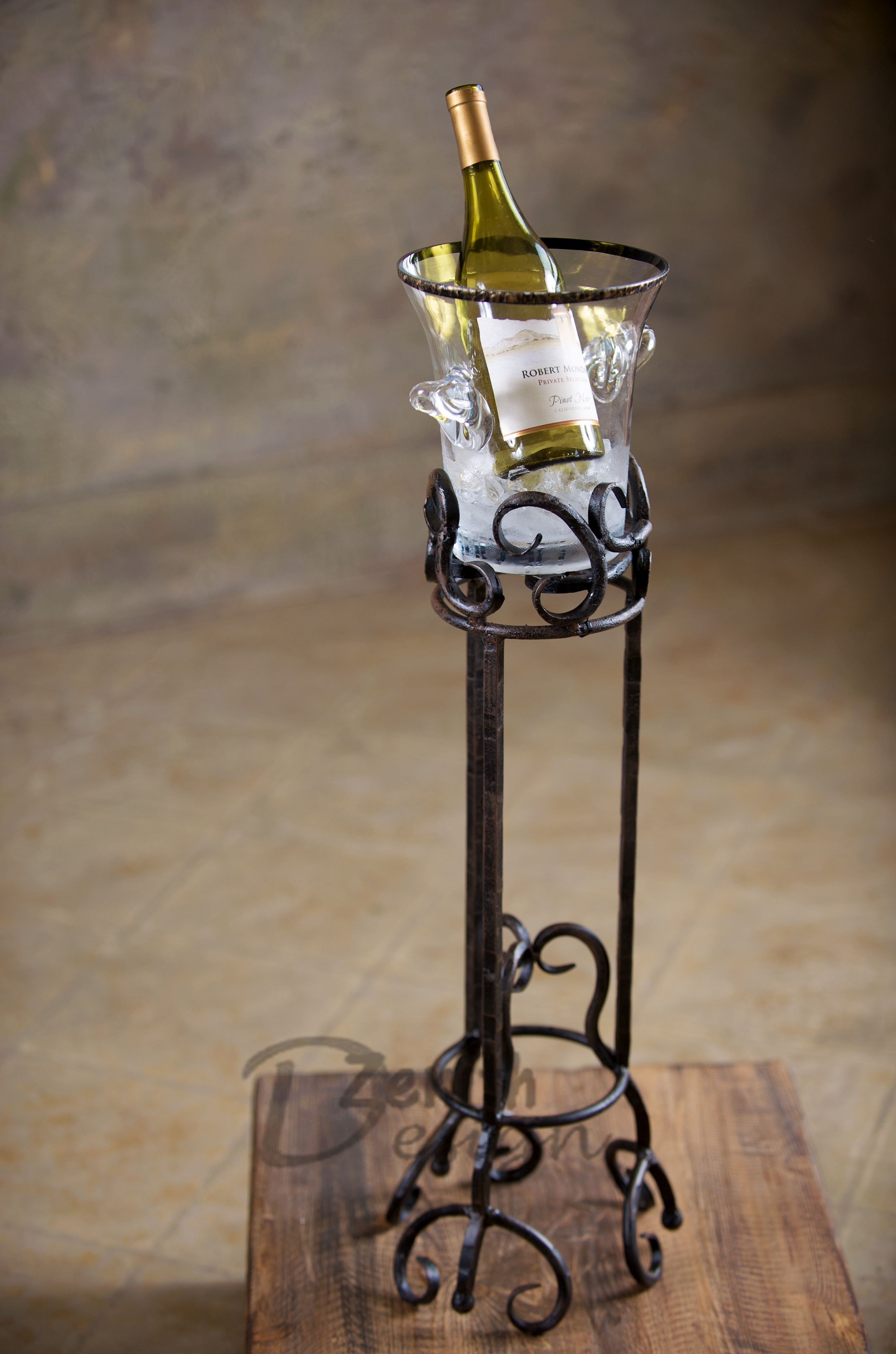 Iron Wine Bottle Cooler Siena Floor Wine Chiller Cool Accessories for Enjoying Party Time