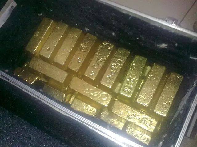 Gold Bars and nuggets