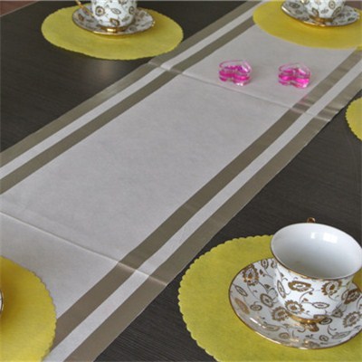 Table Runner And Placemats