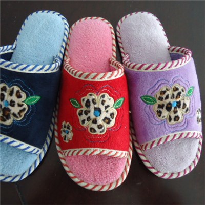 Fashion Style Cute And Cheap Woman Indoor Slipper