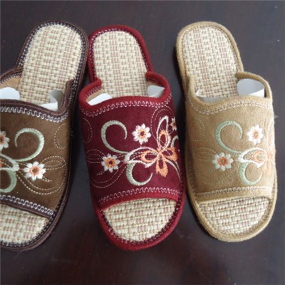 Beautiful Fancy Fuzzy Indoor Outdoor Slippers Sandals Girl