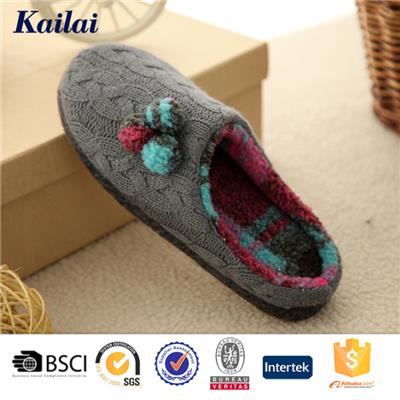 Cashmere Pom Pom Woman Slipper