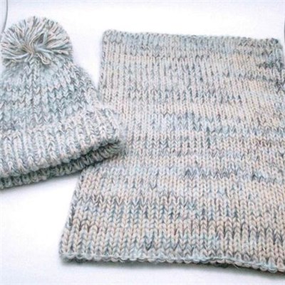 Fashion contrast color lady knitted loop hat sets manufacturers