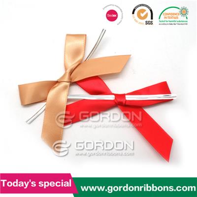 Ribbon Gift Wrapping