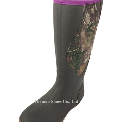 Realtree Camouflage Neoprene Hunting Boots