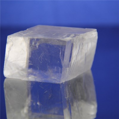 CaCO3 Birefringent Crystals