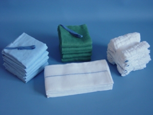 PP Mini First Aid Kit, Composed of Medicine Box, Gauze Pad, Bandages and Other Medical Products 
