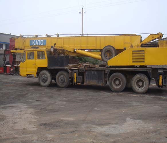 used kato nk450b truck crane