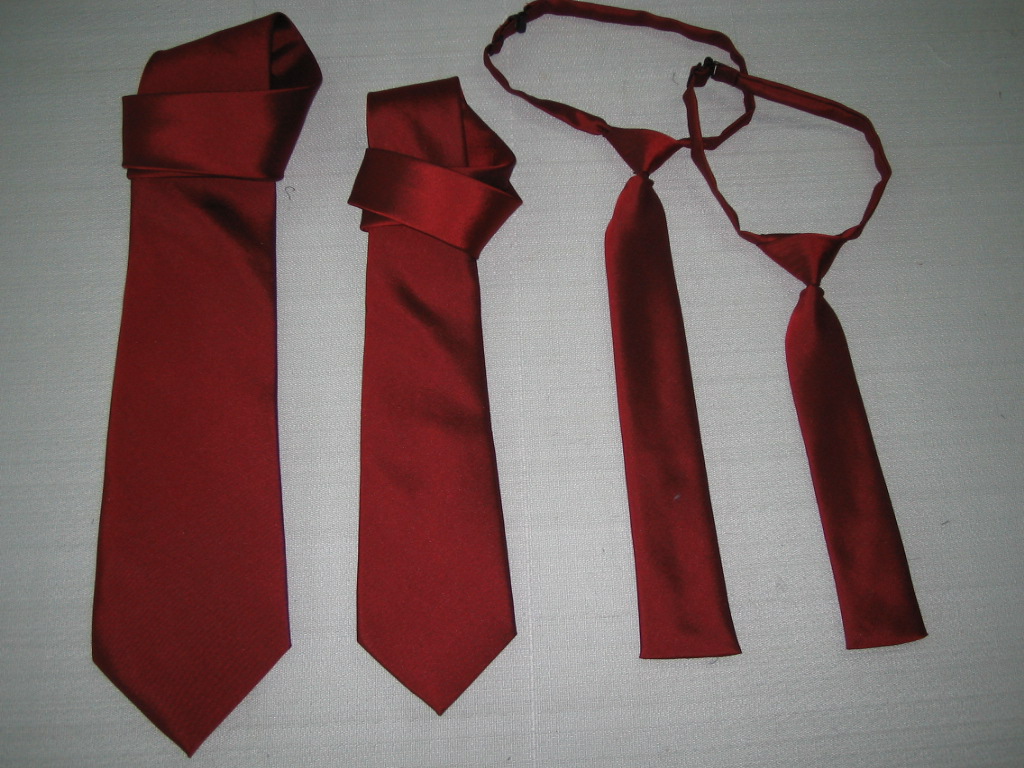 100% polyester, cotton, wool Children's tie