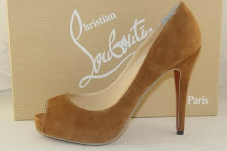 an Louboutin coffee color suede fish-mouth shoes