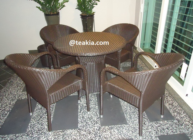 Teak wood Dining tables in Malaysia