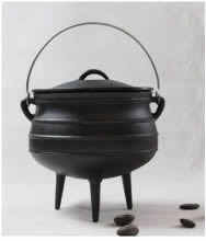 CaCast Iron Potjie Pot with Three Legsst Iron Potjie Pot with Three Legs