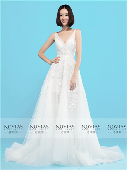 V-Neckline Backless Lace Applique A-line Wedding Gown