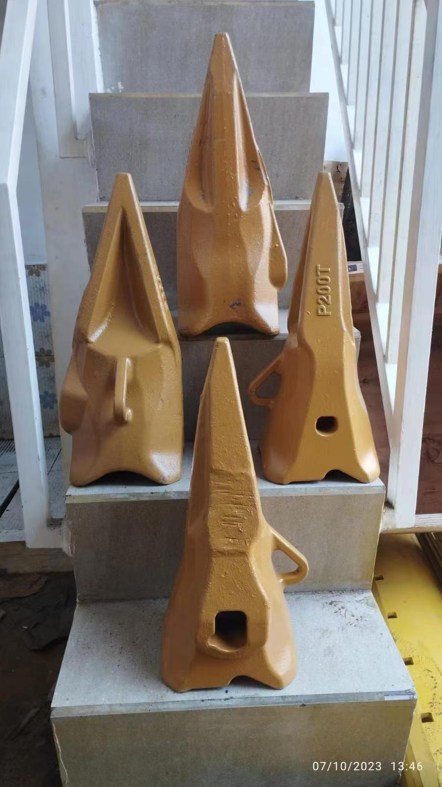 Komatsu bucket teeth P070TL,P085TL,P0120TL,P0200TL